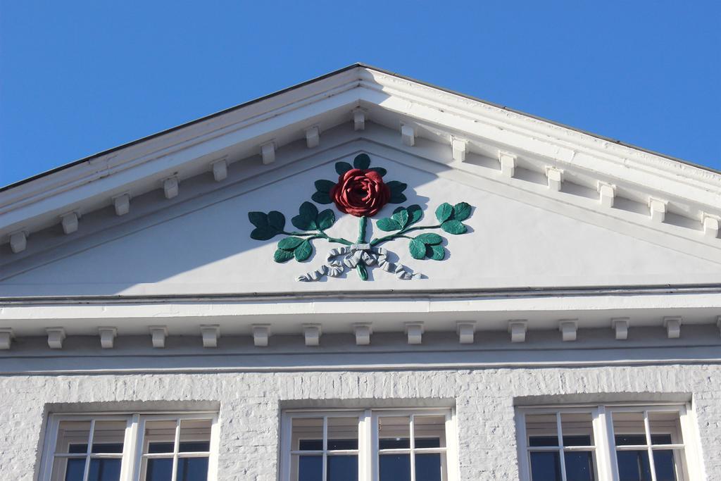 Maison De La Rose